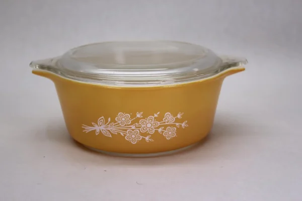 VINTAGE Pyrex Butterfly Gold-2 472-B Bowl with 470-C Lid. - Image 2