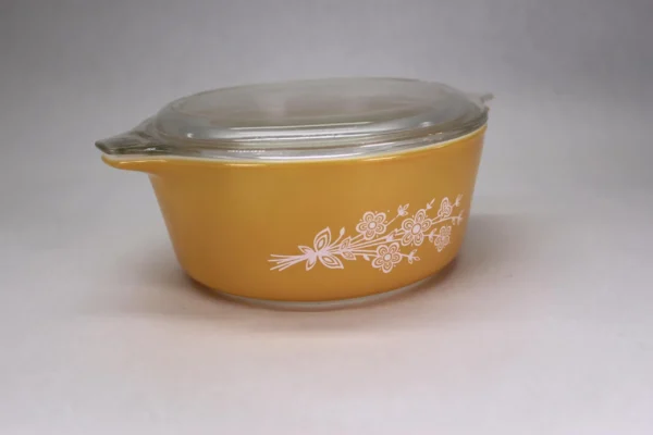 VINTAGE Pyrex Butterfly Gold-2 472-B Bowl with 470-C Lid. - Image 5