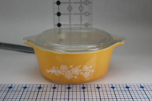 VINTAGE Pyrex Butterfly Gold-2 472-B Bowl with 470-C Lid. - Image 8