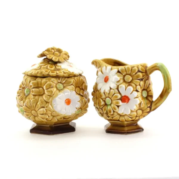 VINTAGE 1970s Daisy Creamer and Sugar Set with Groovy Kitsch Flower Power