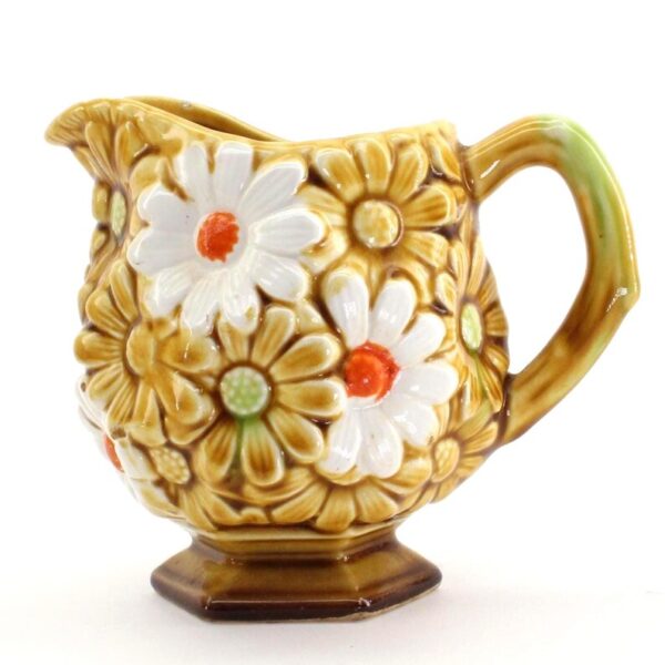 VINTAGE 1970s Daisy Creamer and Sugar Set with Groovy Kitsch Flower Power - Image 7