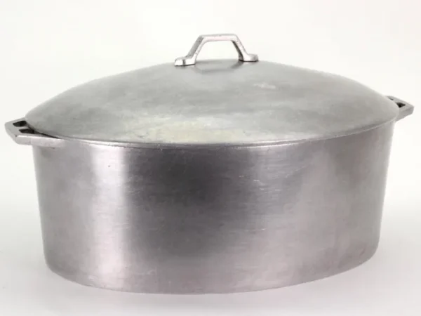 VINTAGE Super Maid Supreme Aluminum Dutch Oven. Mid-Century Roaster with Lid. Just Like Magnalite — But Easier to Love - Image 8