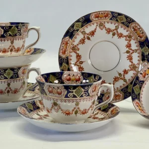 ANTIQUE St Michael 2586 Set of 4 Teacups with Saucers.  Imari China.