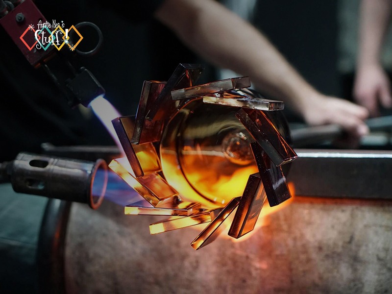 A Gallery on Your Stovetop: Identifying Iconic Patterns